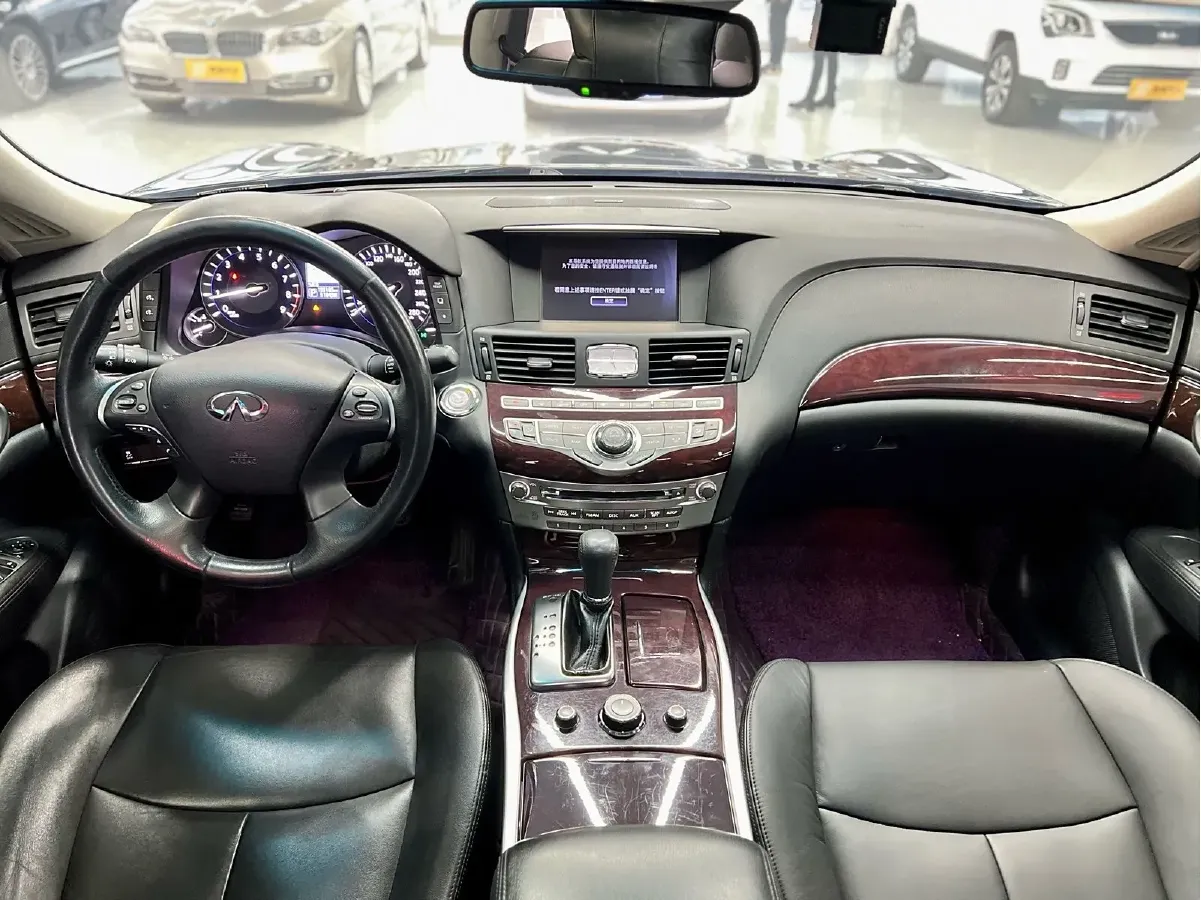 2017 Infiniti Q70 2.5L 222HP V6 7AT,autocango,china used car exporter,china ev exporter,chinese used car exporter,chinese used ev exporter