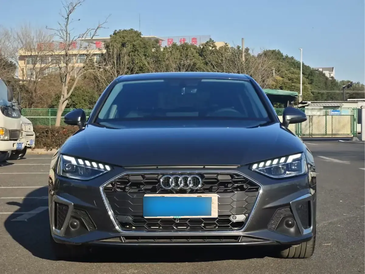 2020 Audi A4L 2.0T 190HP L4 7DCT