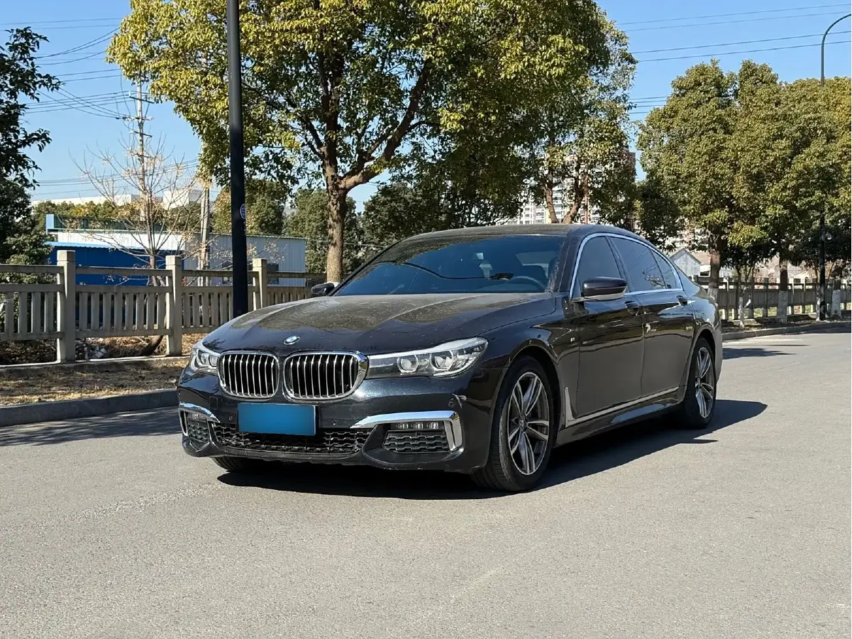 2018 BMW 7 Series 2.0T 258HP L4 8AT