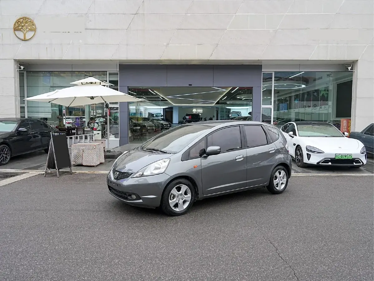 2008 Honda Fit 1.3L 99HP L4 5MT
