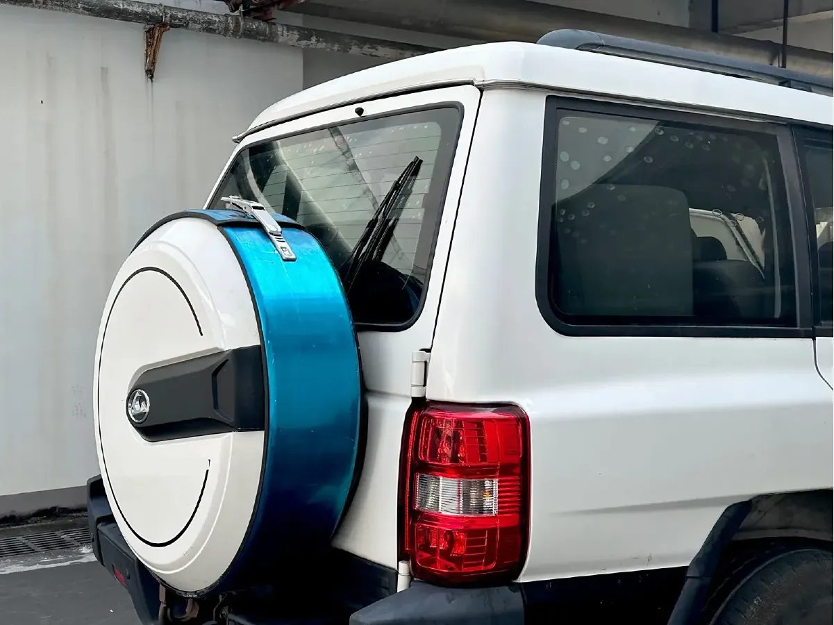 2015 Leopaard Q6 2.4L 147HP L4 5MT,autocango,china used car exporter,china ev exporter,chinese used car exporter,chinese used ev exporter