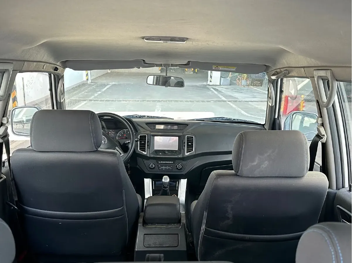 2015 Leopaard Q6 2.4L 147HP L4 5MT,autocango,china used car exporter,china ev exporter,chinese used car exporter,chinese used ev exporter