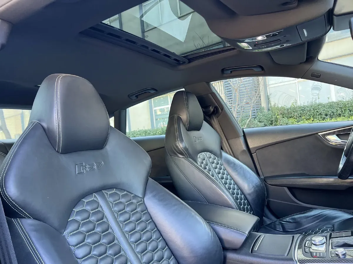 2016 Audi RS 7 4.0T 560HP V8 8AT,autocango,china used car exporter,china ev exporter,chinese used car exporter,chinese used ev exporter