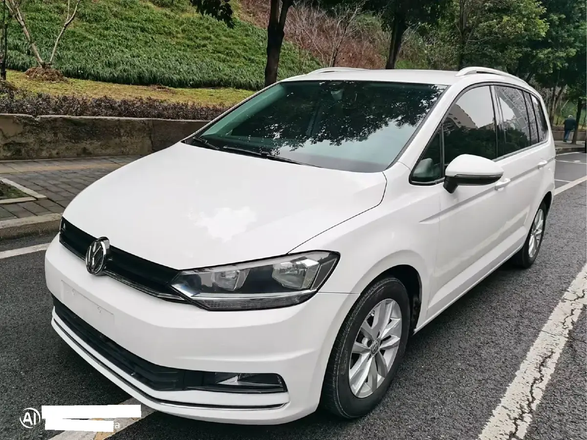 2016 Volkswagen Touran 1.4T 150HP L4 7DCT