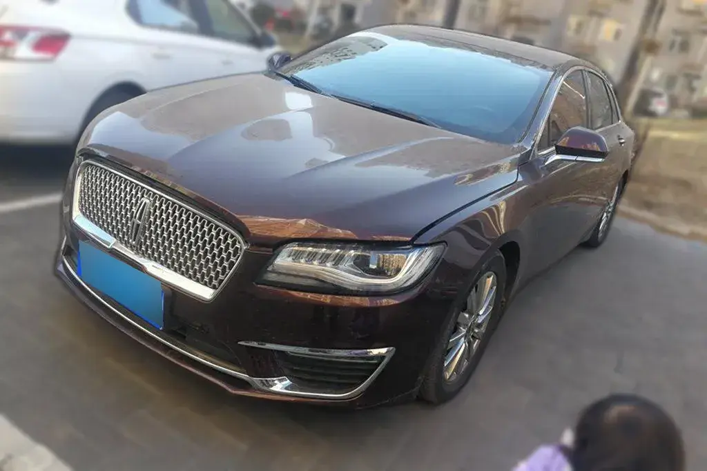2019 Lincoln MKZ 2.0T 196HP L4 6AT