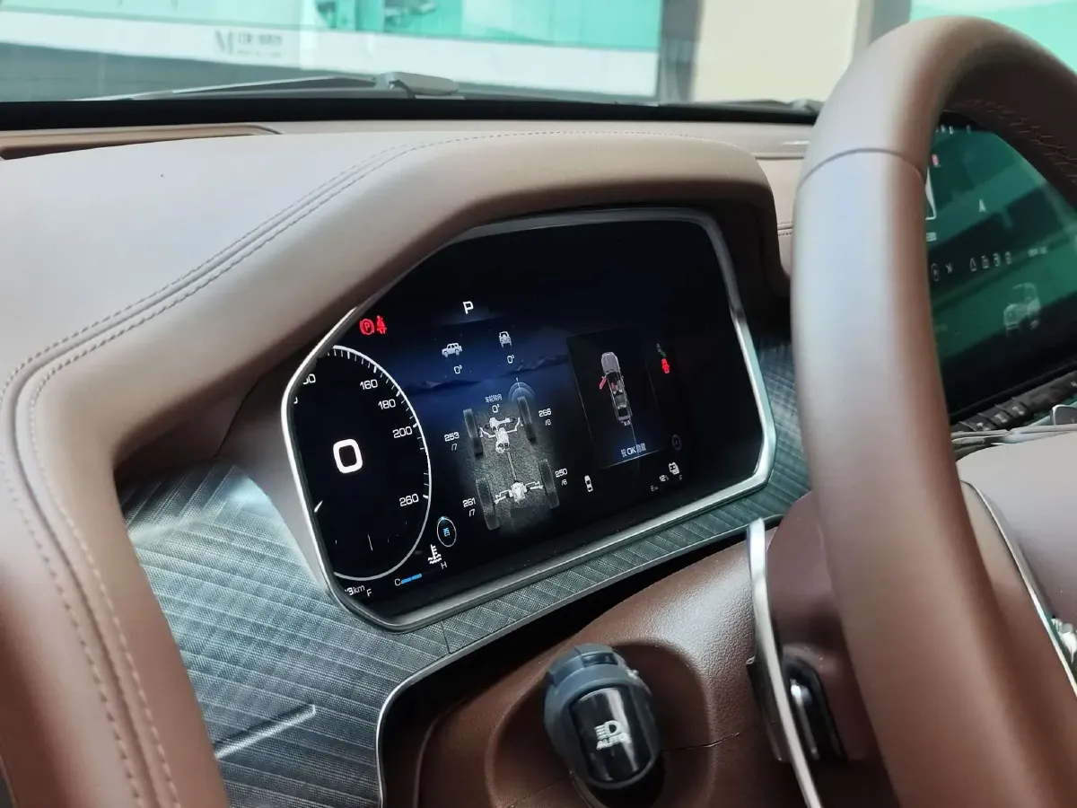 2024 Tank 700 3.0T 360HP V6 9AT PHEV 37.1KWH,autocango,china used car exporter,china ev exporter,chinese used car exporter,chinese used ev exporter