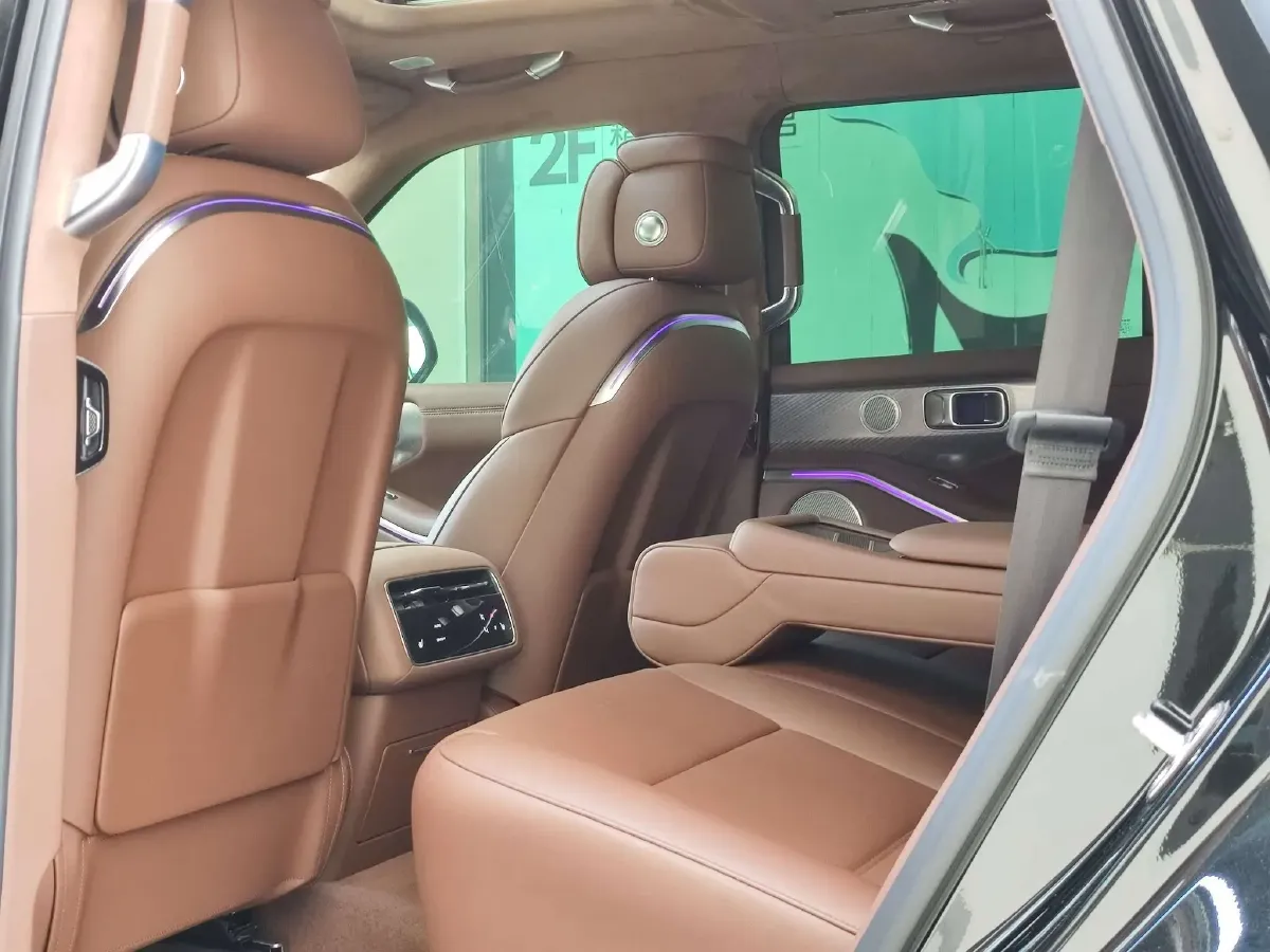 2024 Tank 700 3.0T 360HP V6 9AT PHEV 37.1KWH,autocango,china used car exporter,china ev exporter,chinese used car exporter,chinese used ev exporter