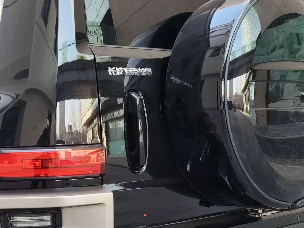 2024 Tank 700 3.0T 360HP V6 9AT PHEV 37.1KWH,autocango,china used car exporter,china ev exporter,chinese used car exporter,chinese used ev exporter