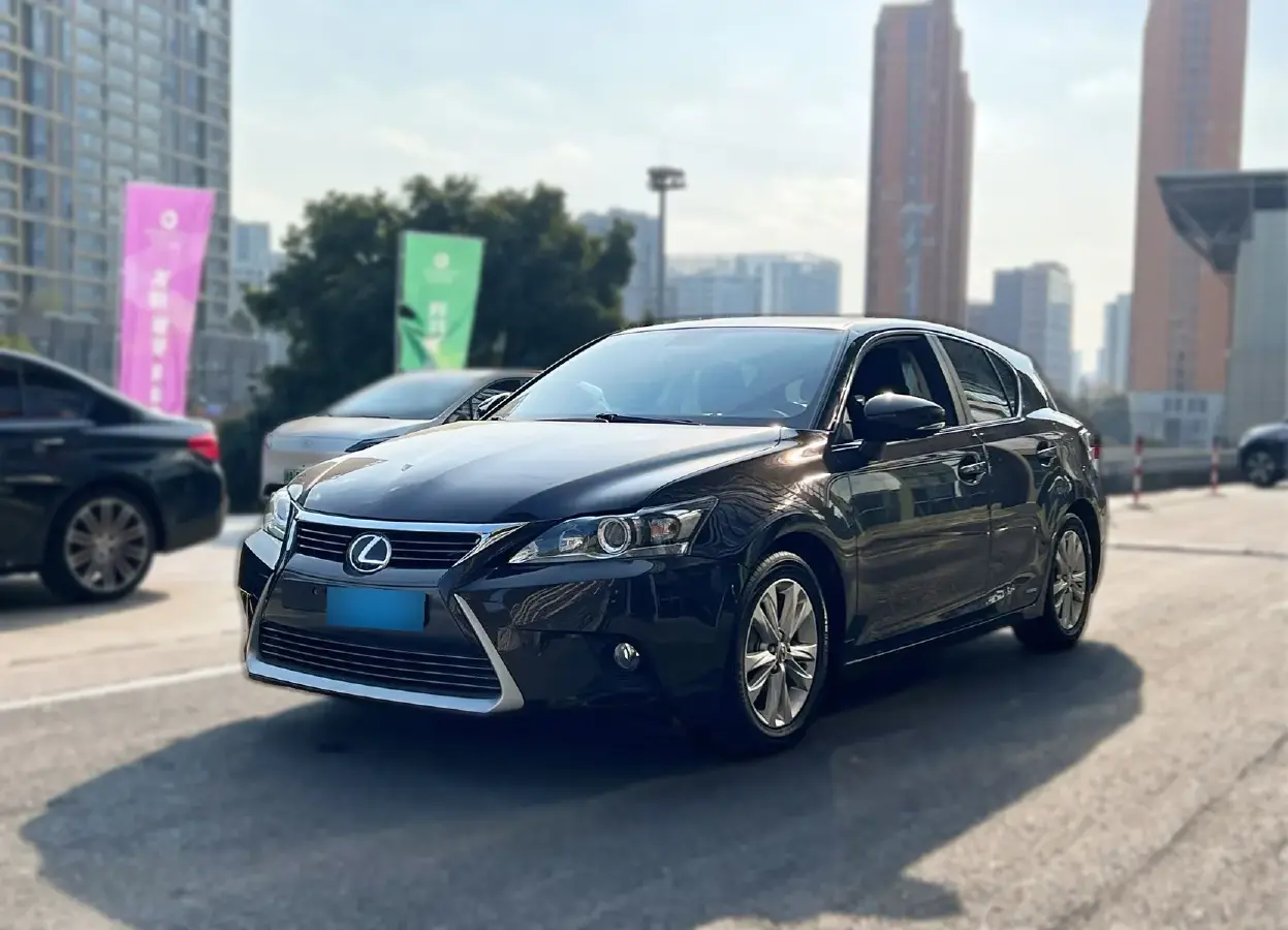 2014 Lexus CT 1.8L 99HP L4 E-CVT Hybrid