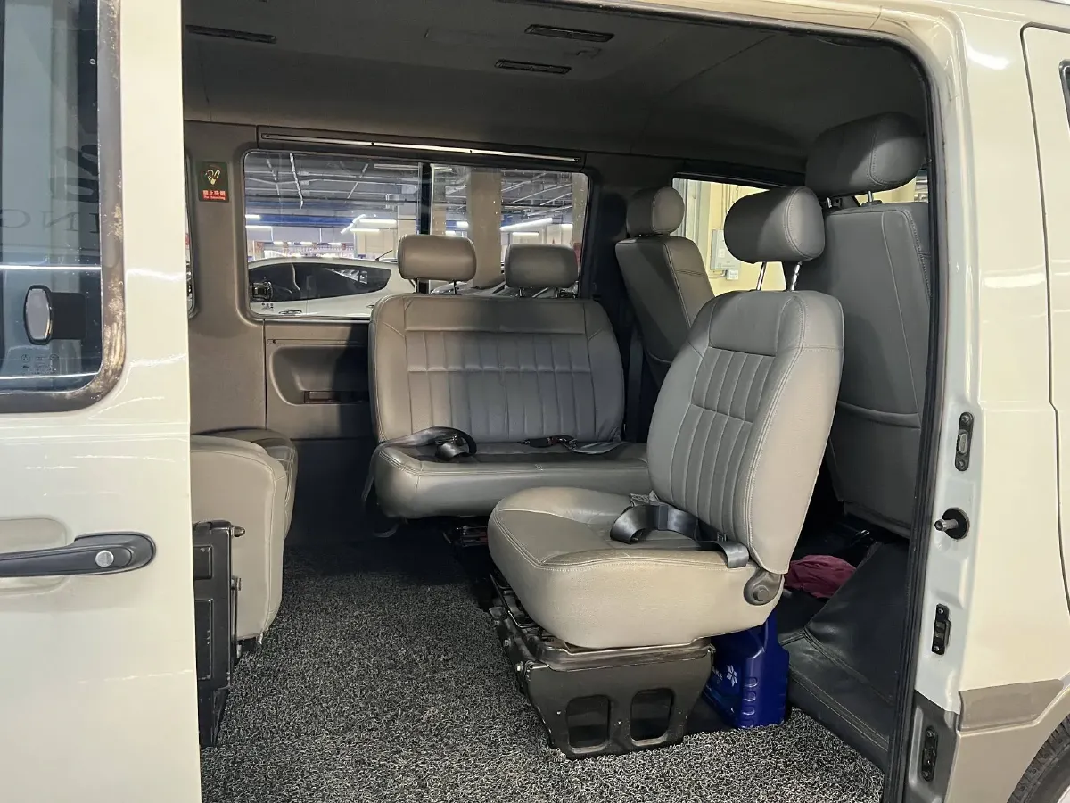 2013 MAXUS Istana 2.3L 130HP L4 5MT,autocango,china used car exporter,china ev exporter,chinese used car exporter,chinese used ev exporter