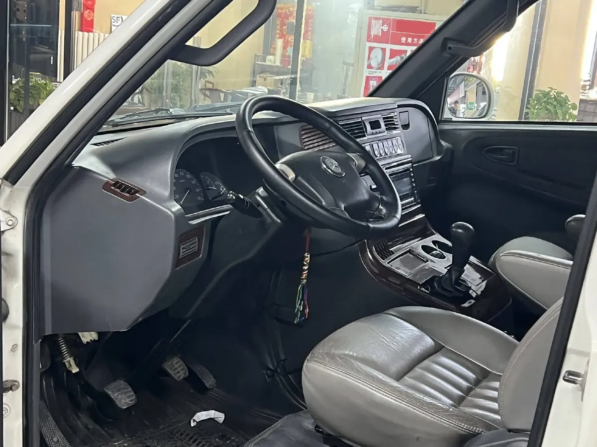 2013 MAXUS Istana 2.3L 130HP L4 5MT,autocango,china used car exporter,china ev exporter,chinese used car exporter,chinese used ev exporter