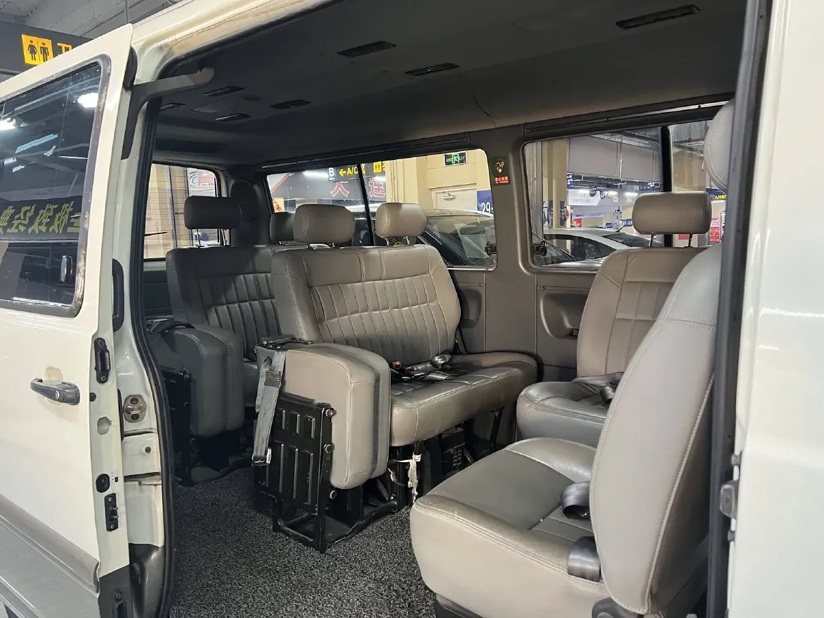 2013 MAXUS Istana 2.3L 130HP L4 5MT,autocango,china used car exporter,china ev exporter,chinese used car exporter,chinese used ev exporter