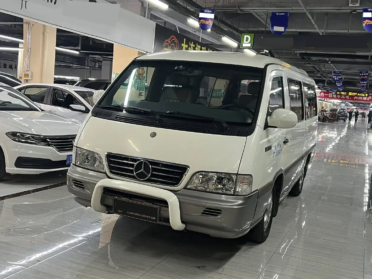 2013 MAXUS Istana 2.3L 130HP L4 5MT