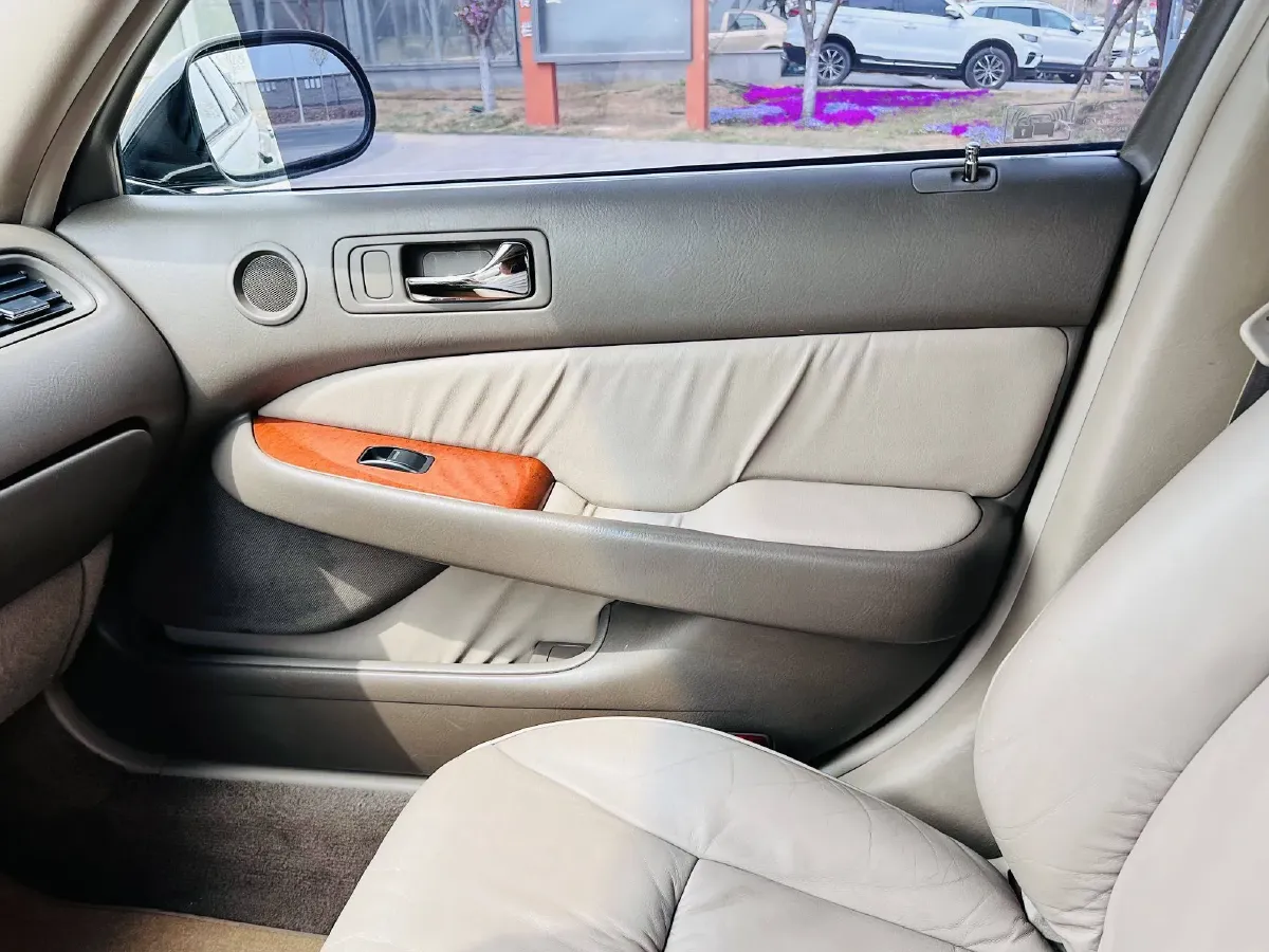 2004 Honda Legend 3.5L 200HP V6 4AT,autocango,china used car exporter,china ev exporter,chinese used car exporter,chinese used ev exporter