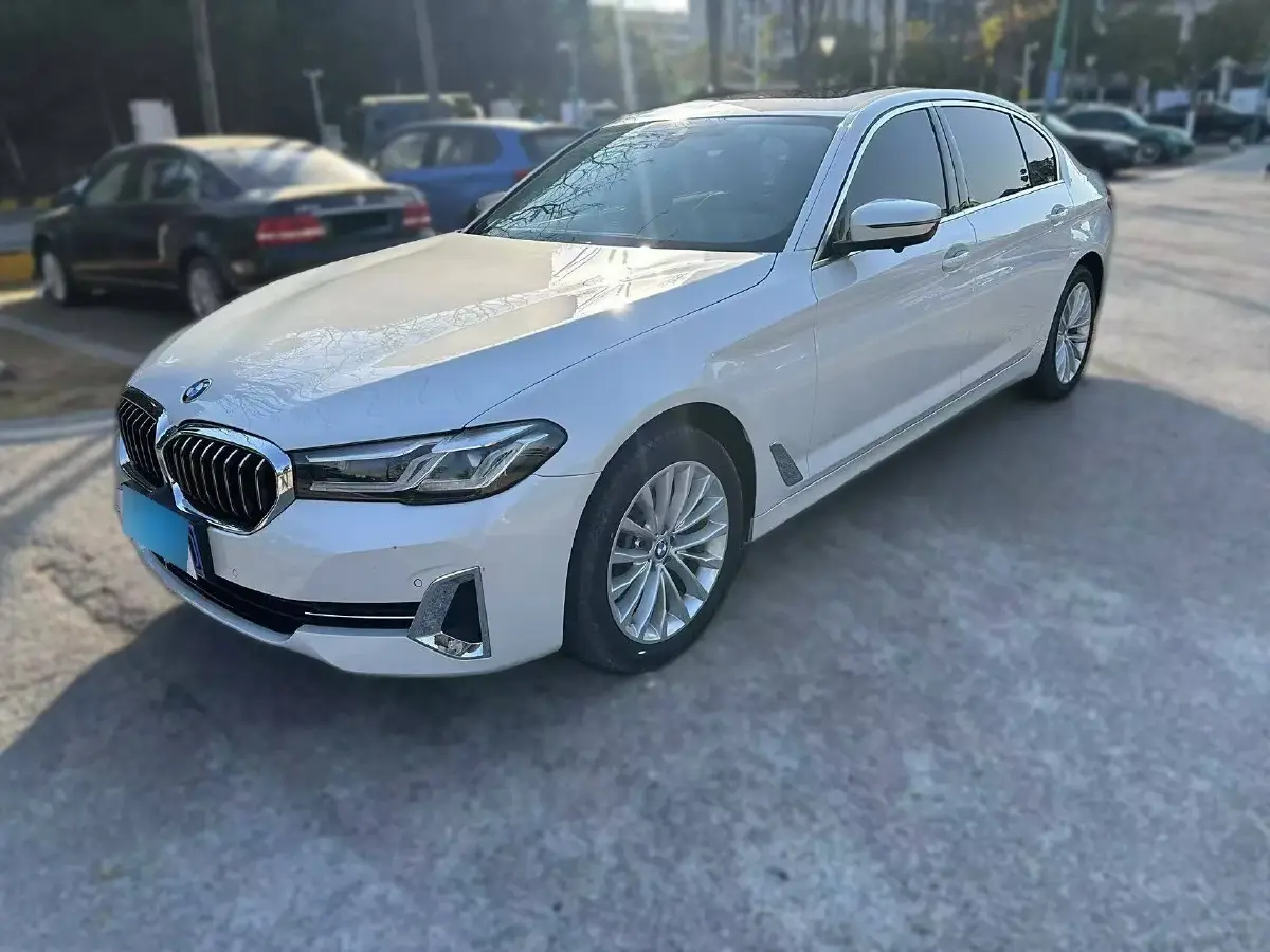 2022 BMW 5 Series 2.0T 184HP L4 8AT