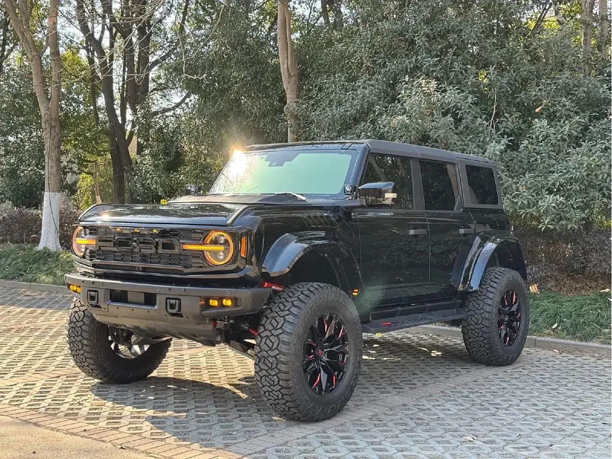 2024 Ford Bronco 2.3T 275HP L4 10AT