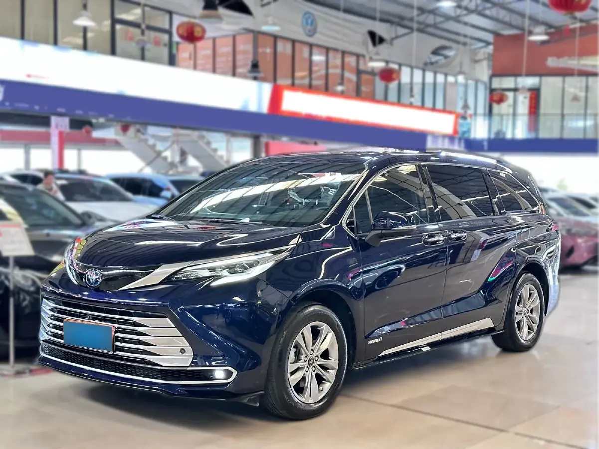 2021 Toyota Sienna 2.5L 192HP L4 E-CVT Hybrid