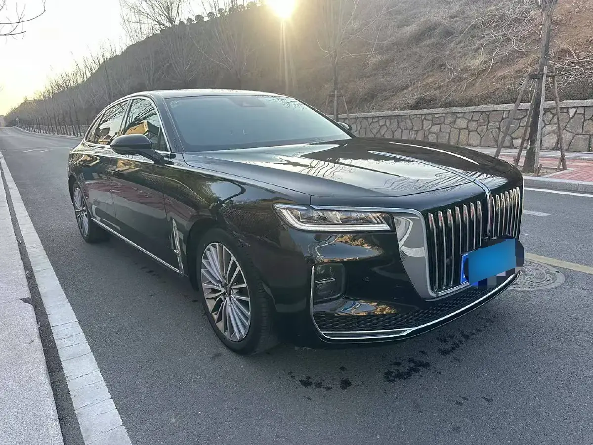 2022 HongQi H9 2.0T 252HP L4 7DCT