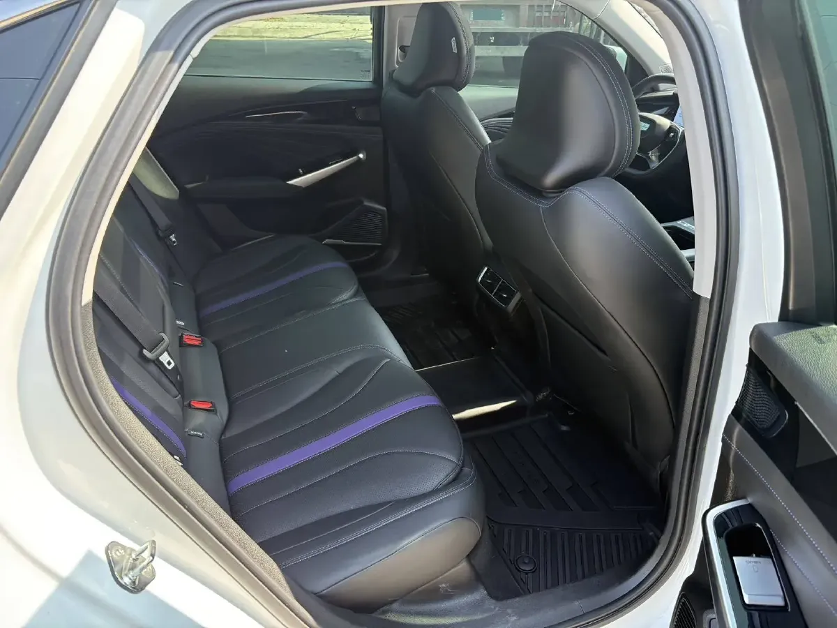 2024 Geely PrefaceL 1.5T 163HP L4 3DHT Hybrid,autocango,china used car exporter,china ev exporter,chinese used car exporter,chinese used ev exporter