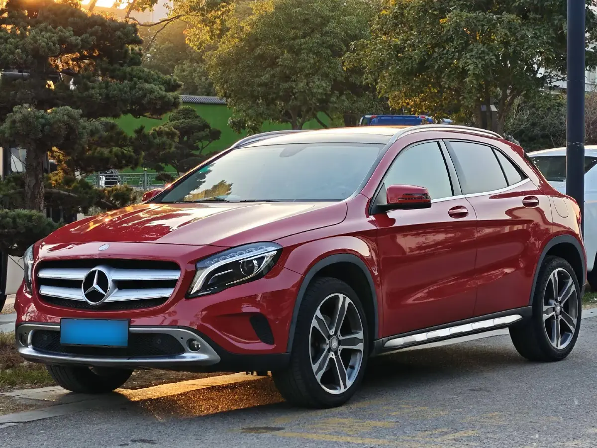 2015 Mercedes-Benz GLA Class 2.0T 184HP L4 7DCT