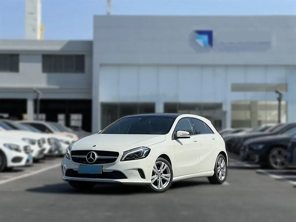 2017 Mercedes-Benz A Class 1.6T 156HP L4 7DCT