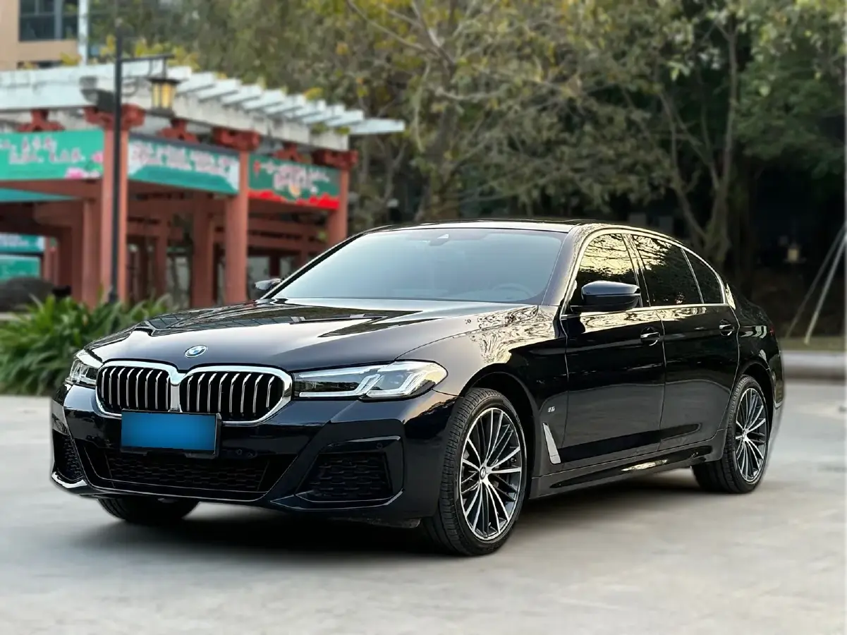 2023 BMW 5 Series 2.0T 245HP L4 8AT