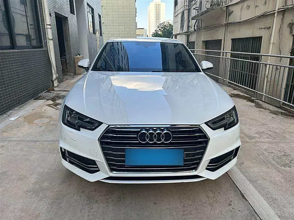 2019 Audi A4L 2.0T 190HP L4 7DCT