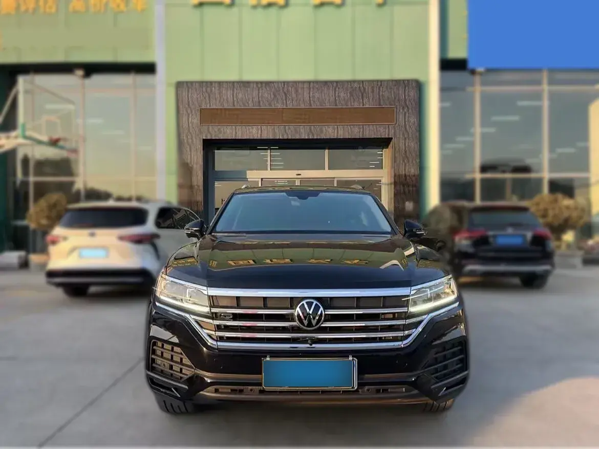 2021 Volkswagen Touareg 2.0T 245HP L4 8AT