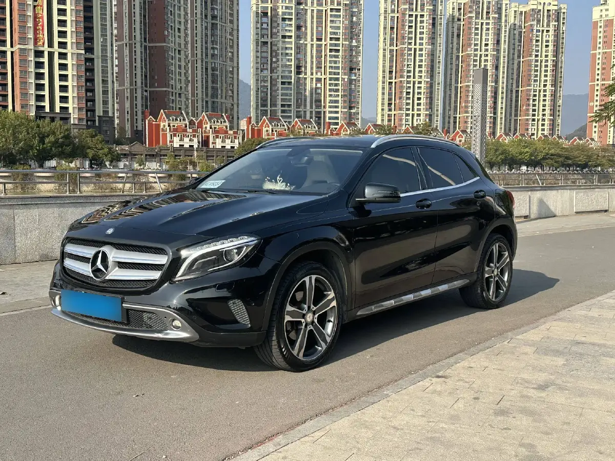 2015 Mercedes-Benz GLA Class 2.0T 184HP L4 7DCT