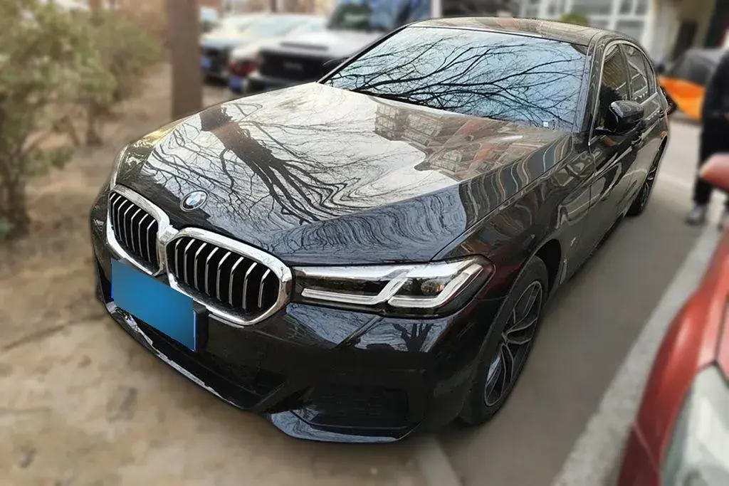 2022 BMW 5 Series 2.0T 184HP L4 8AT