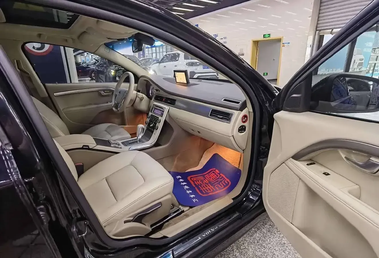 2011 Volvo S80L 2.0T 203HP L4 6DCT,autocango,china used car exporter,china ev exporter,chinese used car exporter,chinese used ev exporter