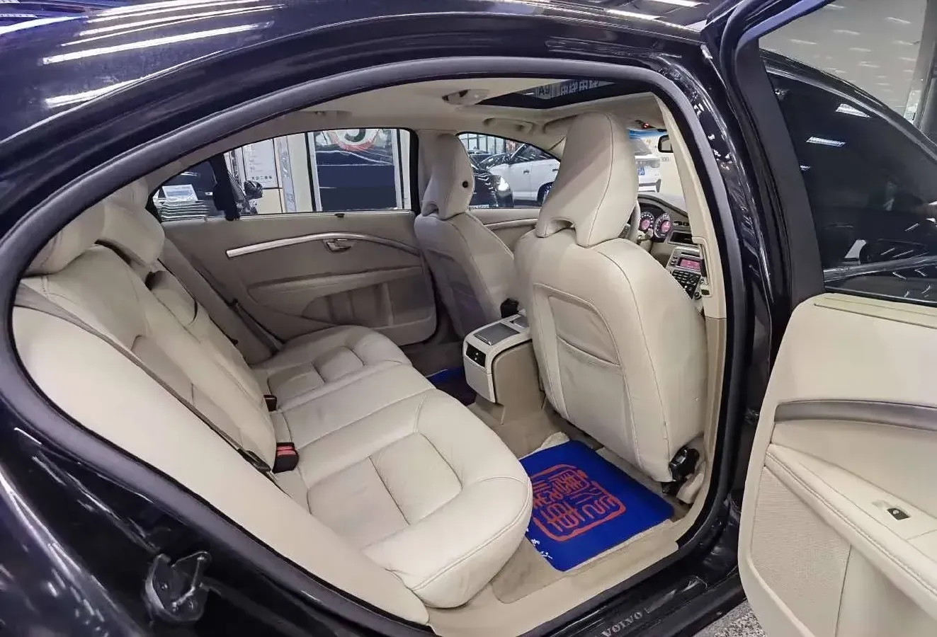 2011 Volvo S80L 2.0T 203HP L4 6DCT,autocango,china used car exporter,china ev exporter,chinese used car exporter,chinese used ev exporter