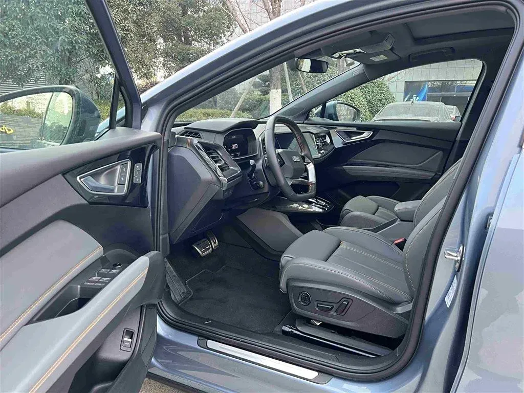 2024 Audi Q4 e-tron BEV 84.8KWH,autocango,china used car exporter,china ev exporter,chinese used car exporter,chinese used ev exporter