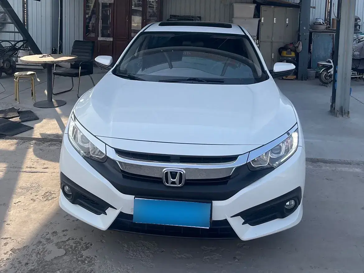 2016 Honda Civic 1.0T 125HP L3 CVT