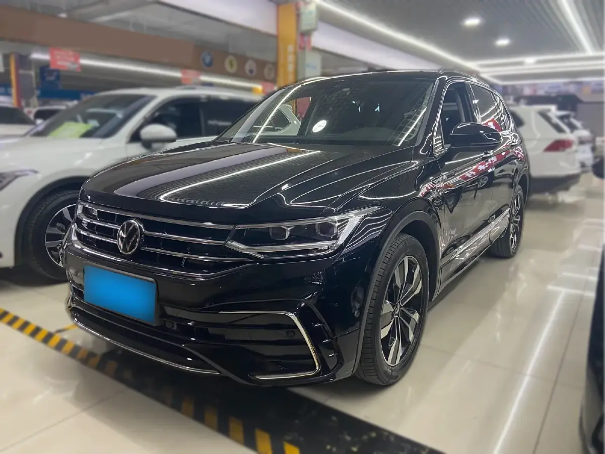 2022 Volkswagen Tiguan L 2.0T 220HP L4 7DCT