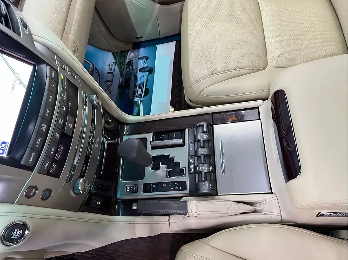 2012 Lexus LX 5.7L 367HP V8 6AT,autocango,china used car exporter,china ev exporter,chinese used car exporter,chinese used ev exporter