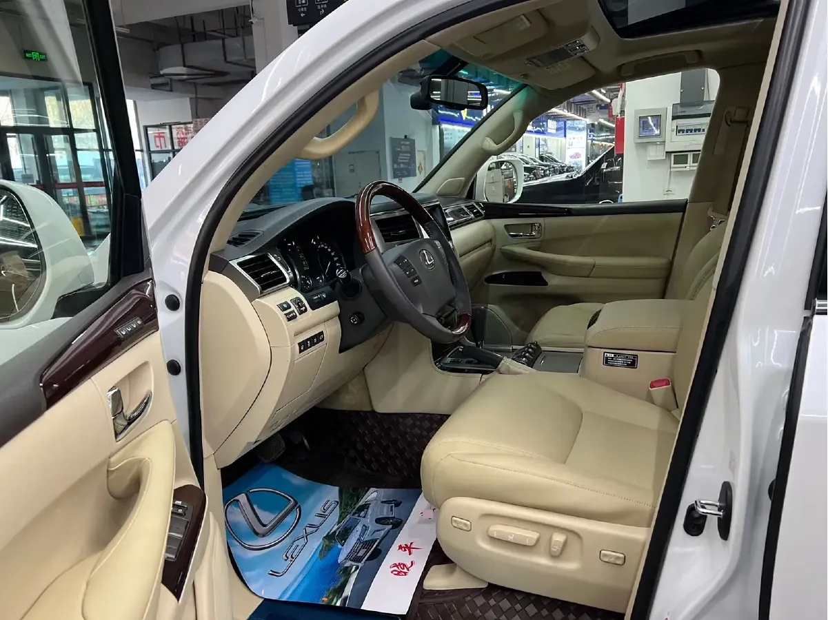 2012 Lexus LX 5.7L 367HP V8 6AT,autocango,china used car exporter,china ev exporter,chinese used car exporter,chinese used ev exporter