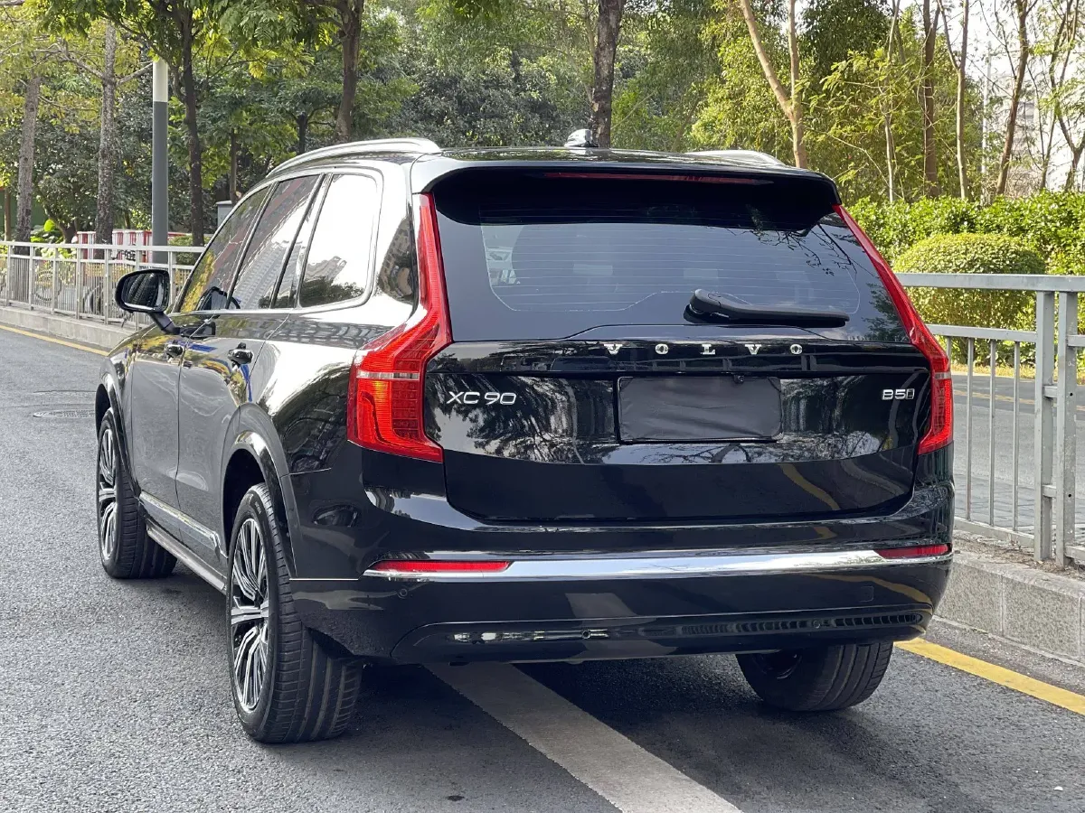 2024 Volvo XC90 2.0T 250HP L4 8AT,autocango,china used car exporter,china ev exporter,chinese used car exporter,chinese used ev exporter