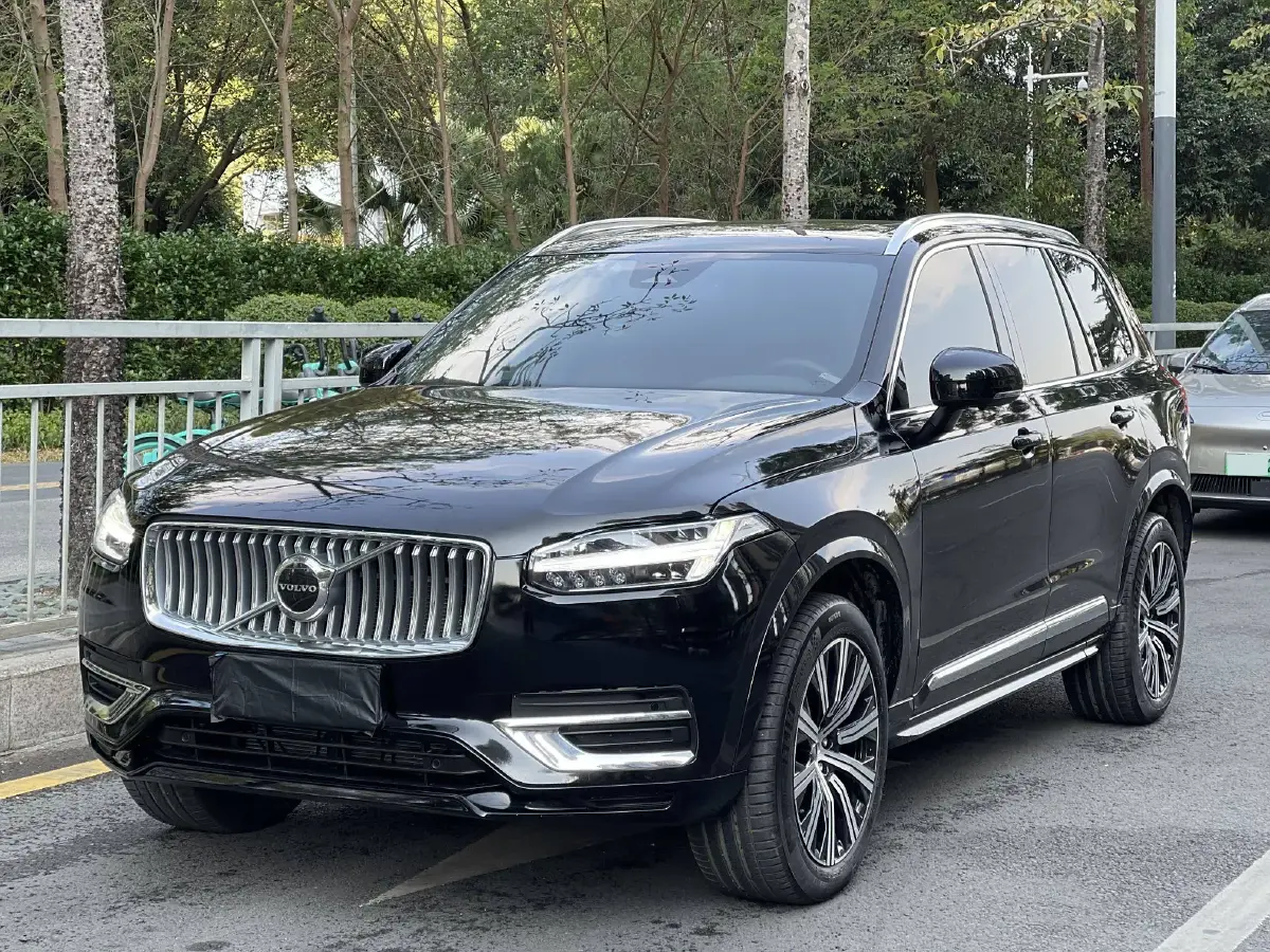 2024 Volvo XC90 2.0T 250HP L4 8AT