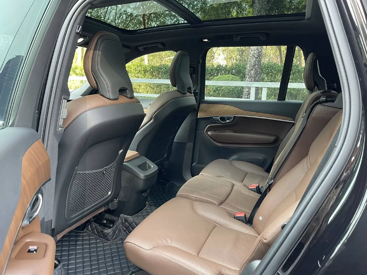 2024 Volvo XC90 2.0T 250HP L4 8AT,autocango,china used car exporter,china ev exporter,chinese used car exporter,chinese used ev exporter