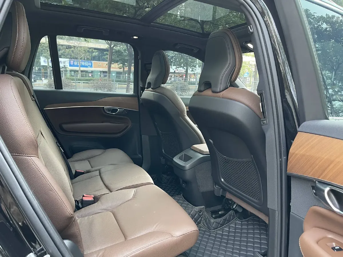 2024 Volvo XC90 2.0T 250HP L4 8AT,autocango,china used car exporter,china ev exporter,chinese used car exporter,chinese used ev exporter