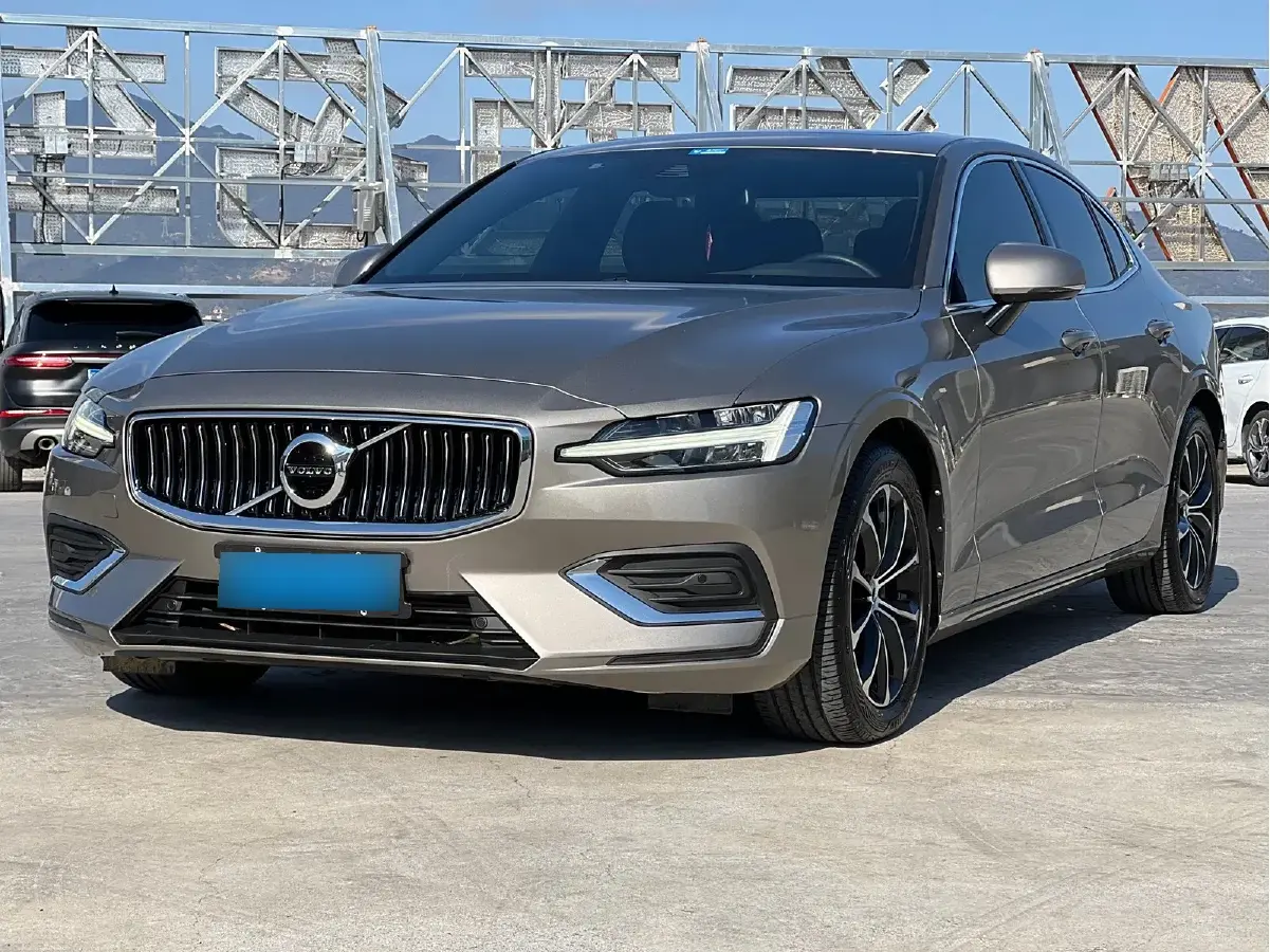2021 Volvo S60 2.0T 190HP L4 8AT