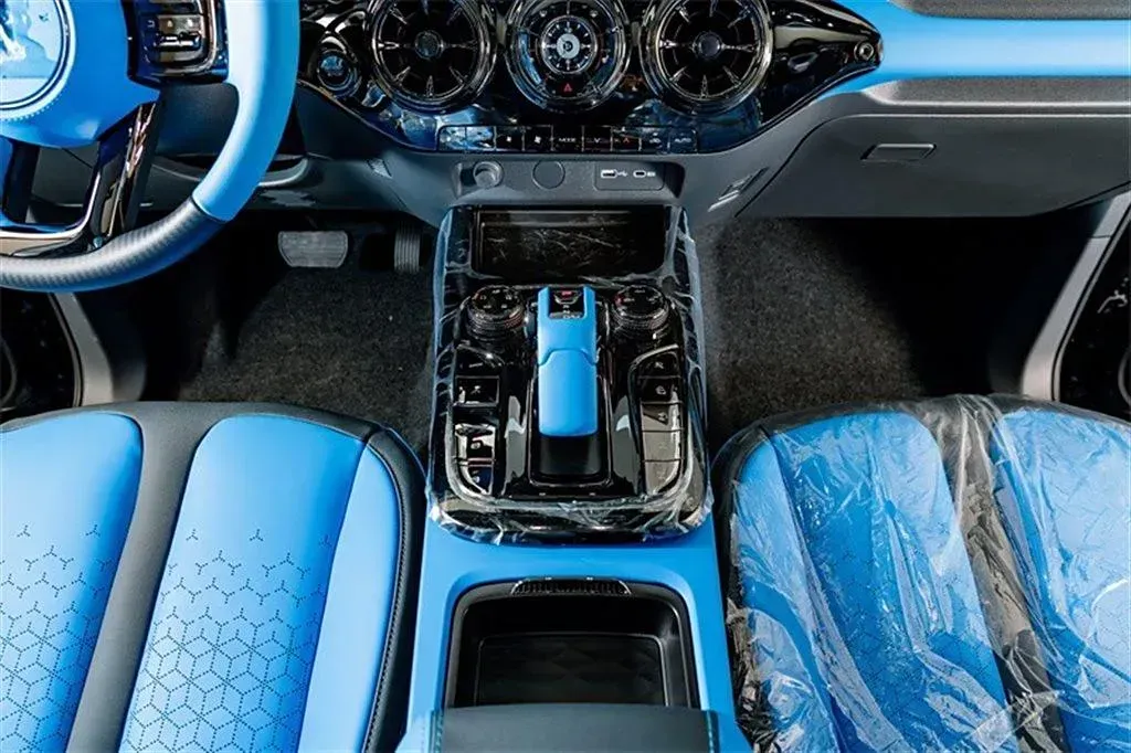 2023 Cyberspace 300 2.0T 227HP L4 8AT,autocango,china used car exporter,china ev exporter,chinese used car exporter,chinese used ev exporter