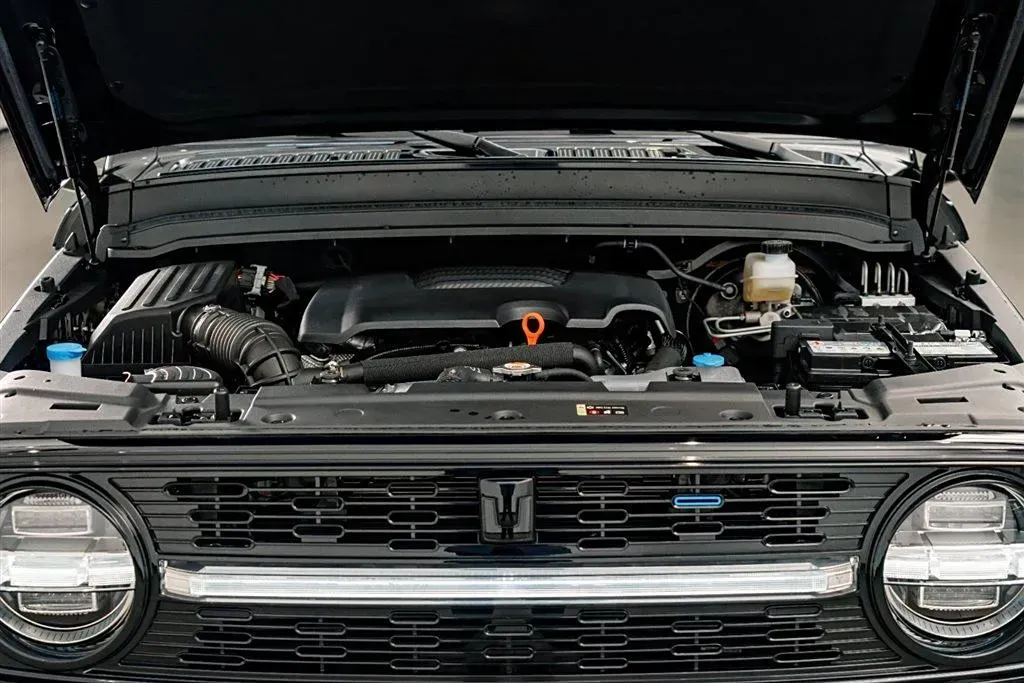 2023 Cyberspace 300 2.0T 227HP L4 8AT,autocango,china used car exporter,china ev exporter,chinese used car exporter,chinese used ev exporter