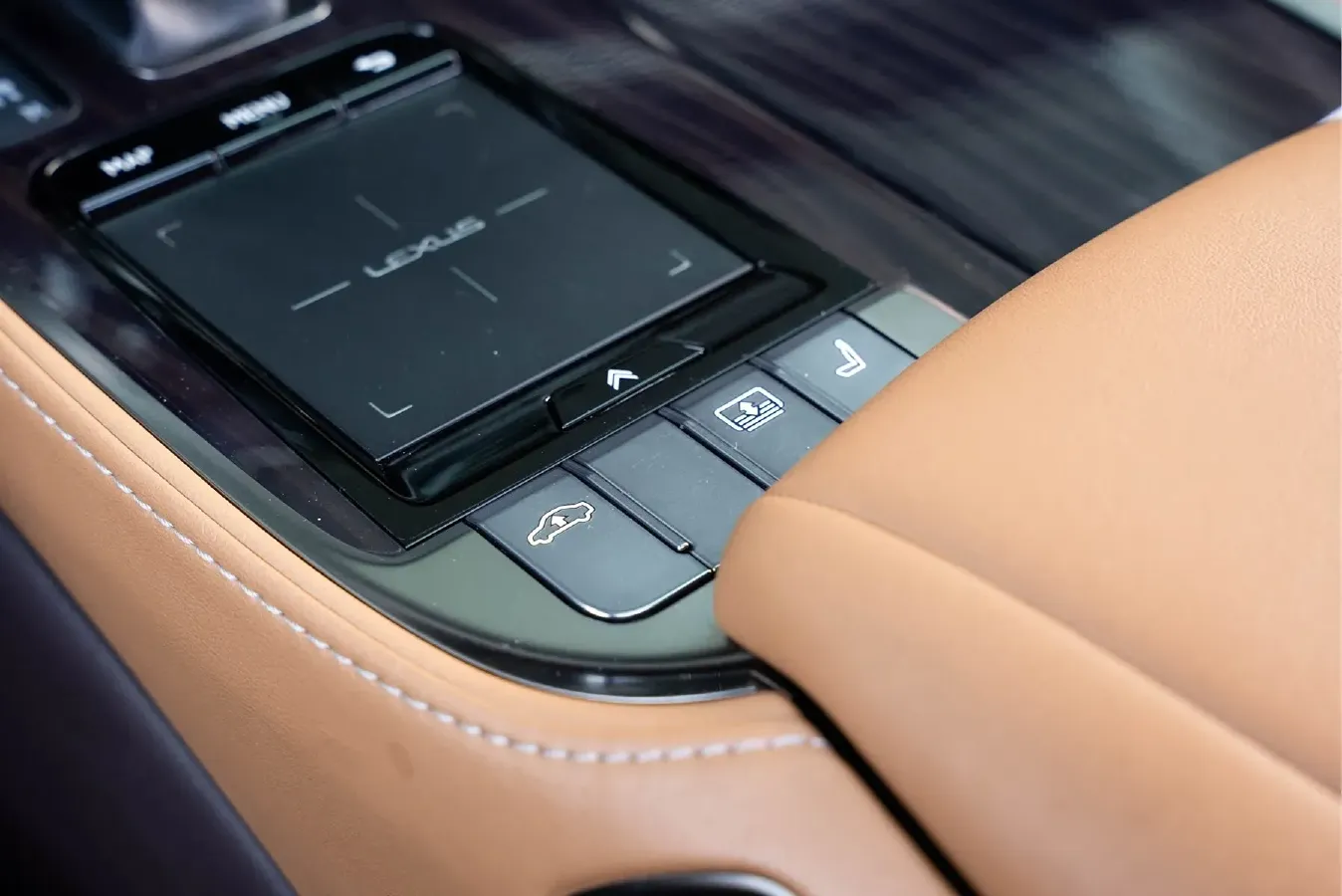 2018 Lexus LS 3.5L 316HP V6 10AT,autocango,china used car exporter,china ev exporter,chinese used car exporter,chinese used ev exporter