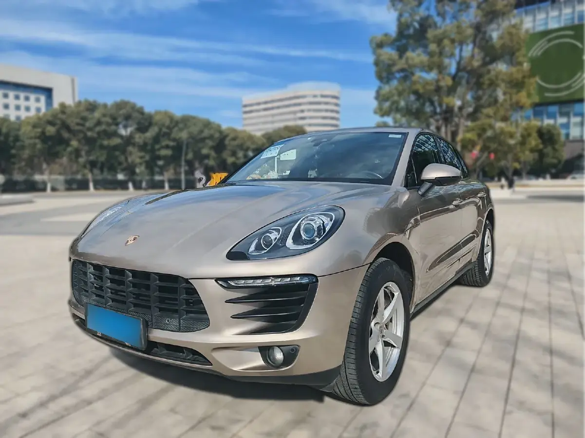 2017 Porsche Macan 2.0T 252HP L4 7DCT