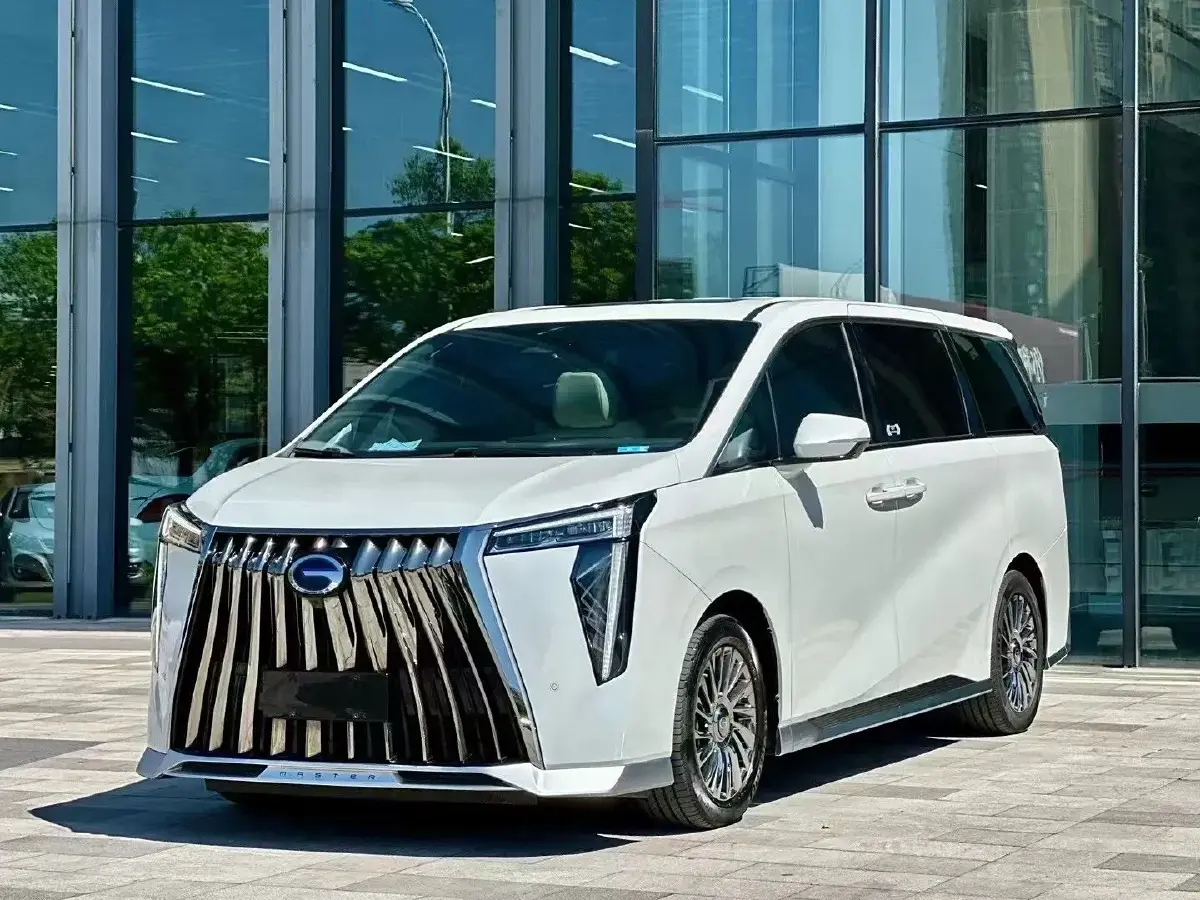 2023 GAC Trumpchi M8 2.0T 190HP L4 E-CVT Hybrid