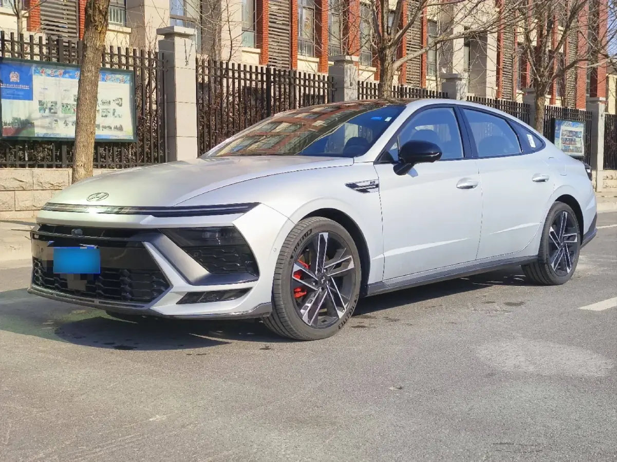 2024 Hyundai Sonata 2.0T 250HP L4 8AT