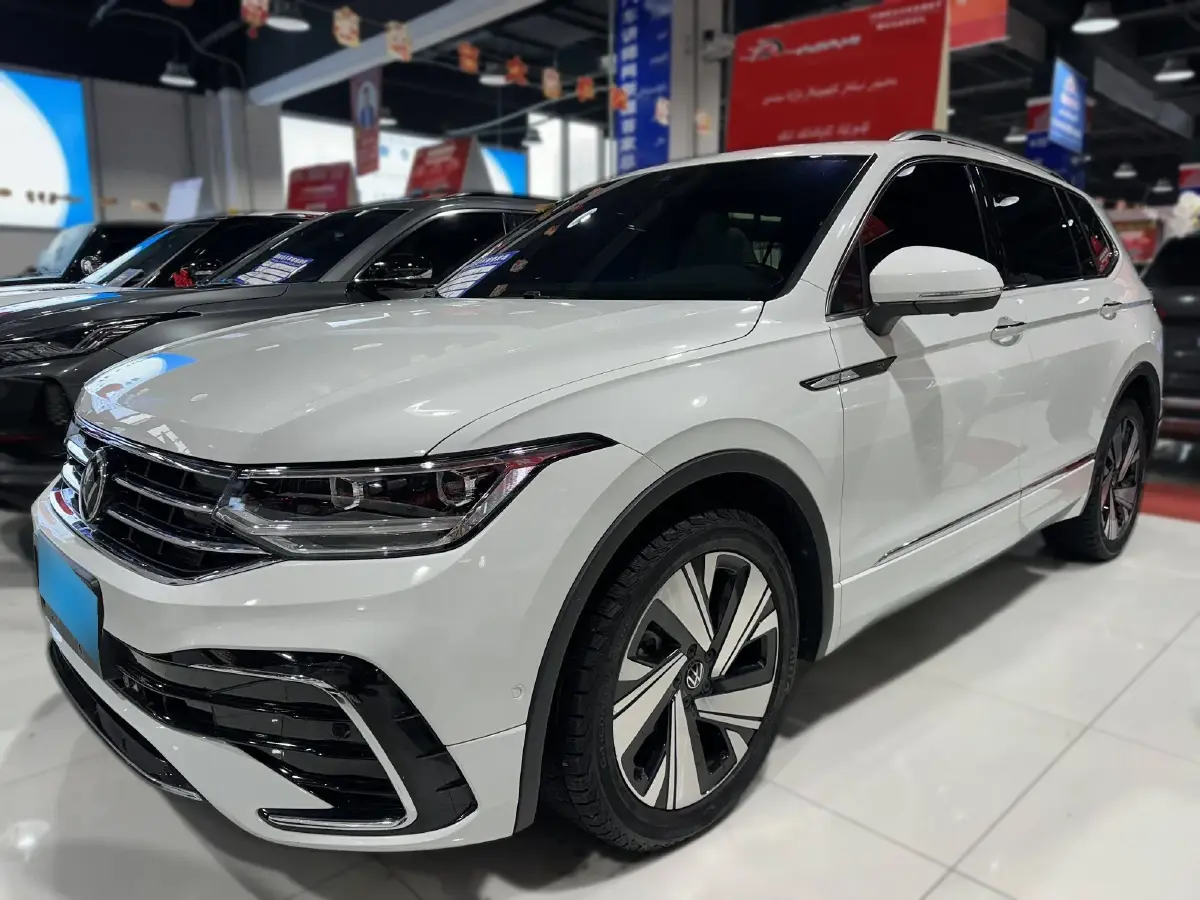 2023 Volkswagen Tiguan L 2.0T 186HP L4 7DCT