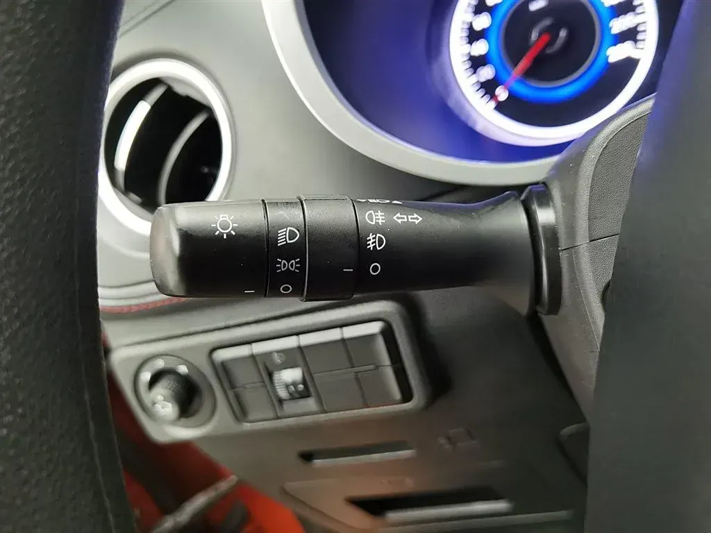 2016 Brilliance Auto V3 1.5L 112HP L4 5AT,autocango,china used car exporter,china ev exporter,chinese used car exporter,chinese used ev exporter